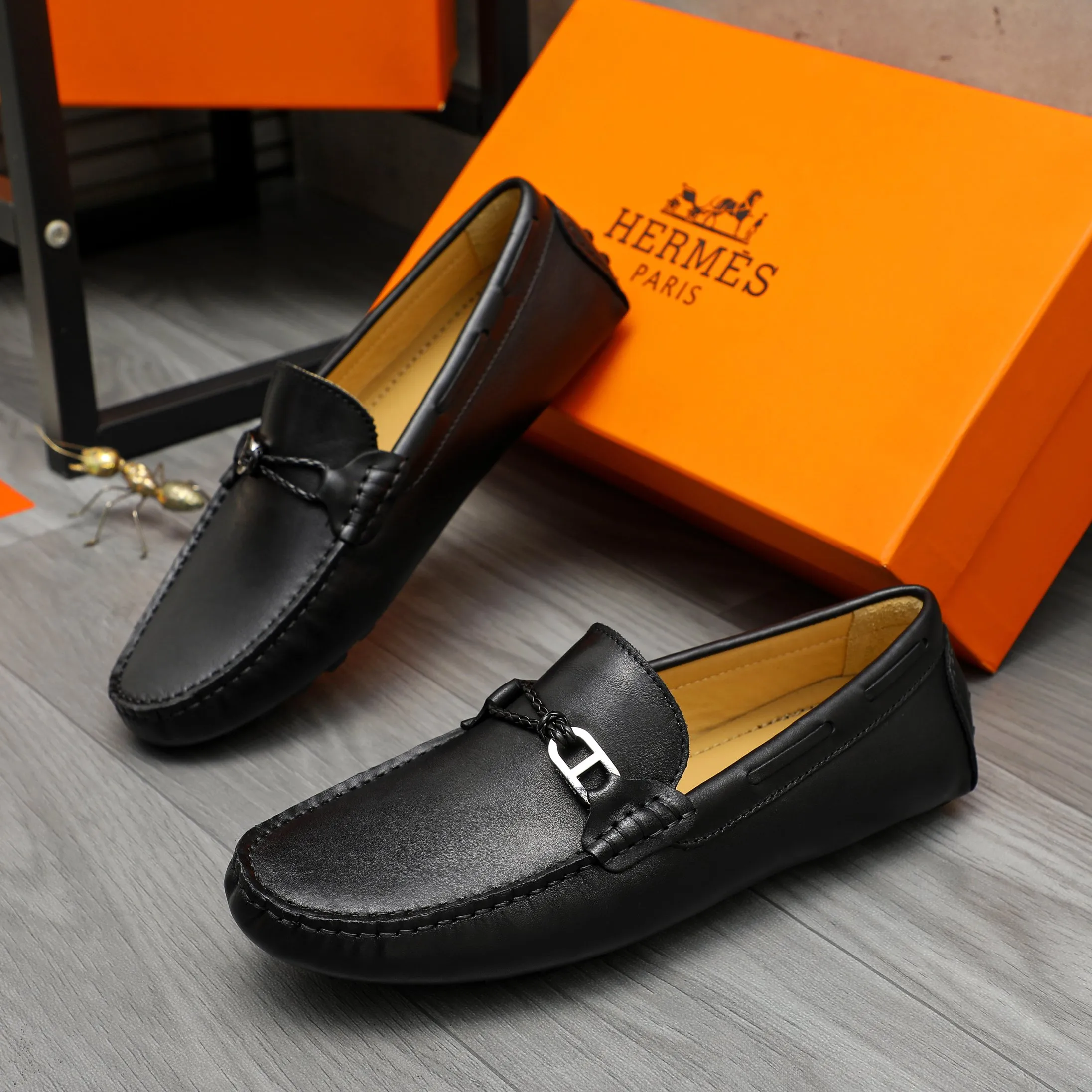 Men's shoes 💰420 Product trademark: HERMES "Hermes" casual slip-on shoes Regular size: 38-46 (45.46 custom-made, non-returnable) Product materials: Selected high-quality cowhide upper, sheepskin lining, non-slip bean outsole
